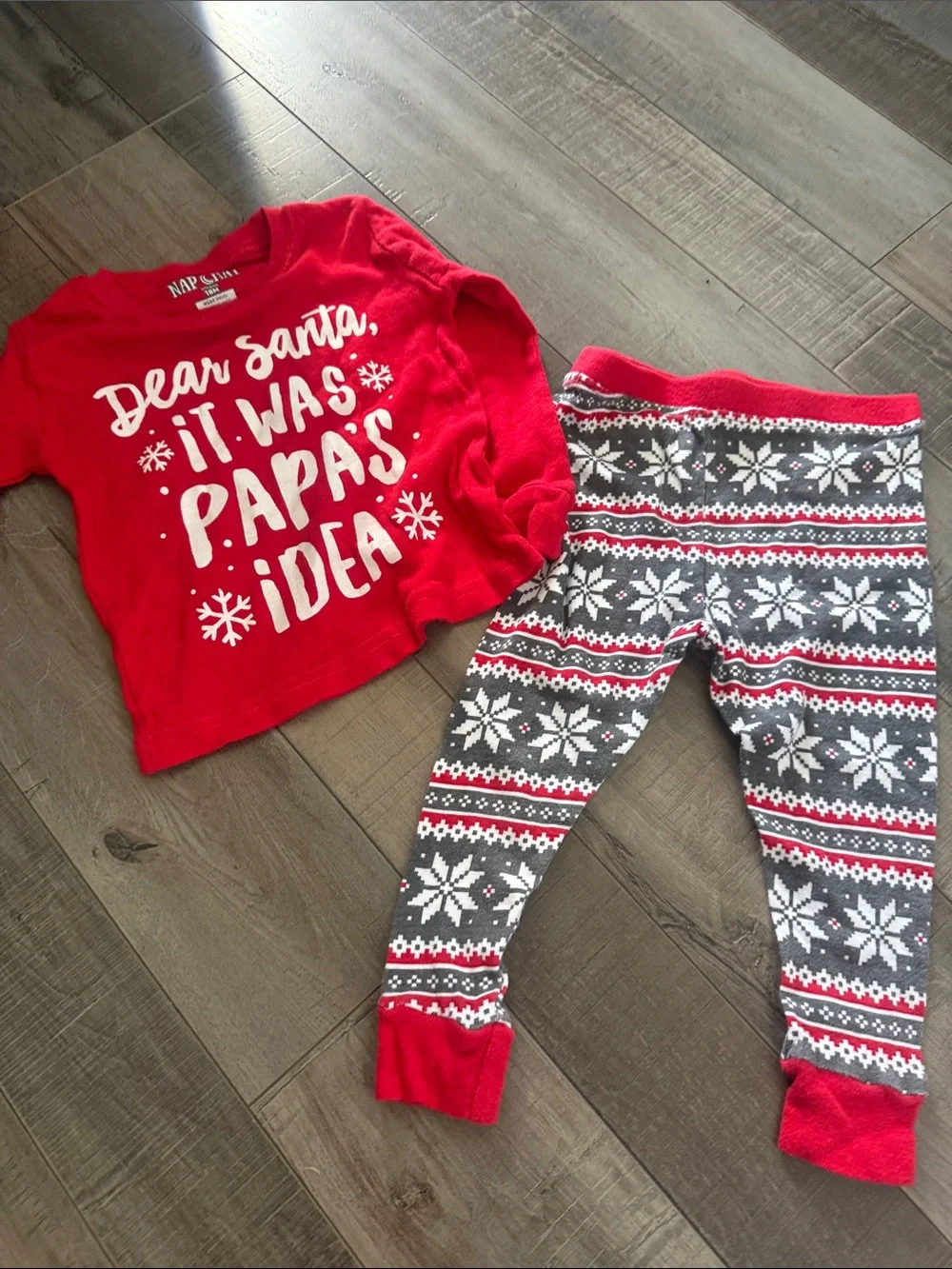 Kids Red & Green Holiday Pajama Set - Festive Snowflake Sleepwear